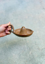 Load image into Gallery viewer, Citrus Juicer