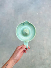 Load image into Gallery viewer, Citrus Juicer