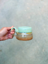 Load image into Gallery viewer, Short Bubble Mug

