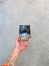 Load image into Gallery viewer, Grip Tumbler
