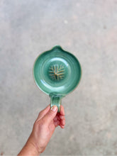 Load image into Gallery viewer, Citrus Juicer
