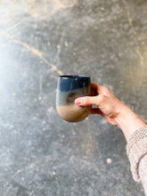 Load image into Gallery viewer, Grip Tumbler
