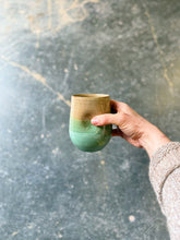 Load image into Gallery viewer, Grip Tumbler
